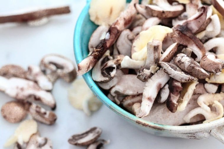 How long will shiitake mushrooms last in the refrigerator?