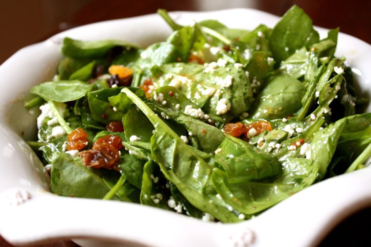 How many calories are in La Madeleine spinach salad?