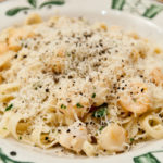 How many calories are in Olive Garden Seafood Alfredo?