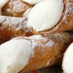 How many calories are in a cannoli from Publix?