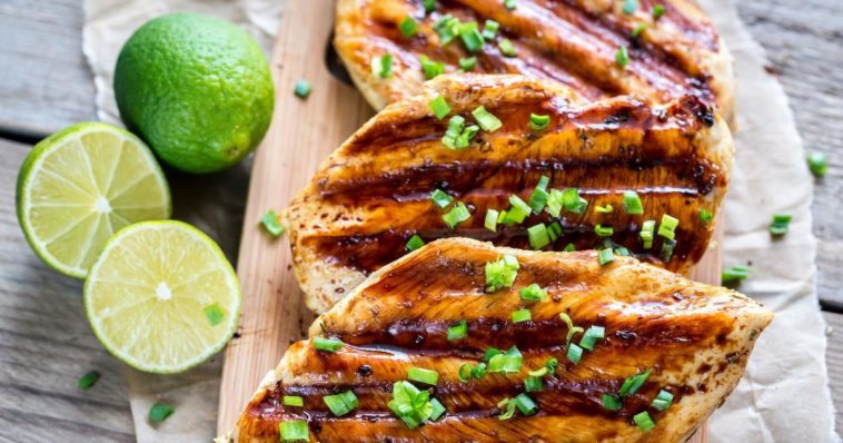 How many calories are in a chicken paillard?