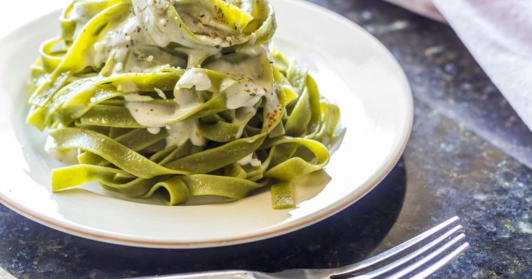 How many calories in 2 cups pasta alfredo sauce?