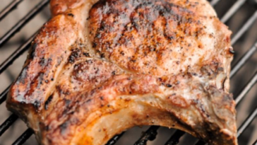 How many calories in a grilled Pork Chop no bone?