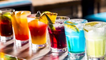 How many drinks should be on a bar menu?