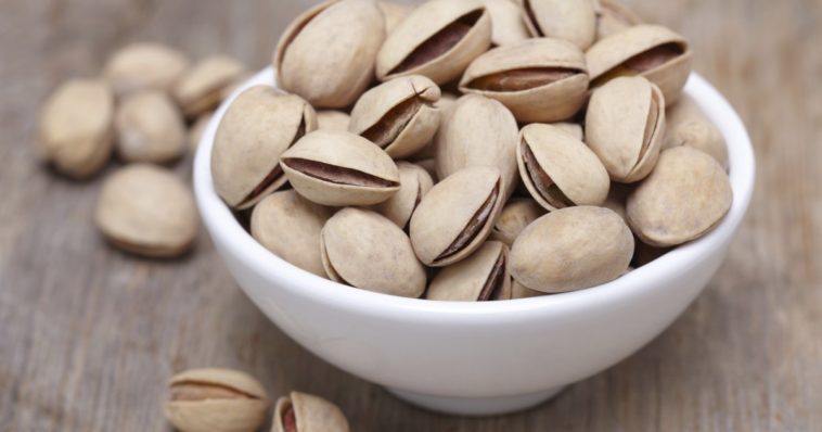 How many nuts make 100 calories?