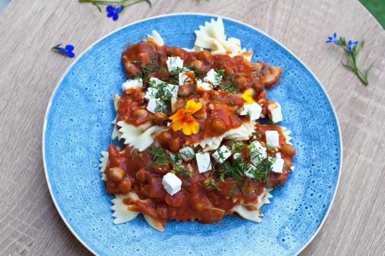 How many persimmons should you eat in a day?