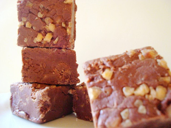 How many pieces of fudge are in a pound?