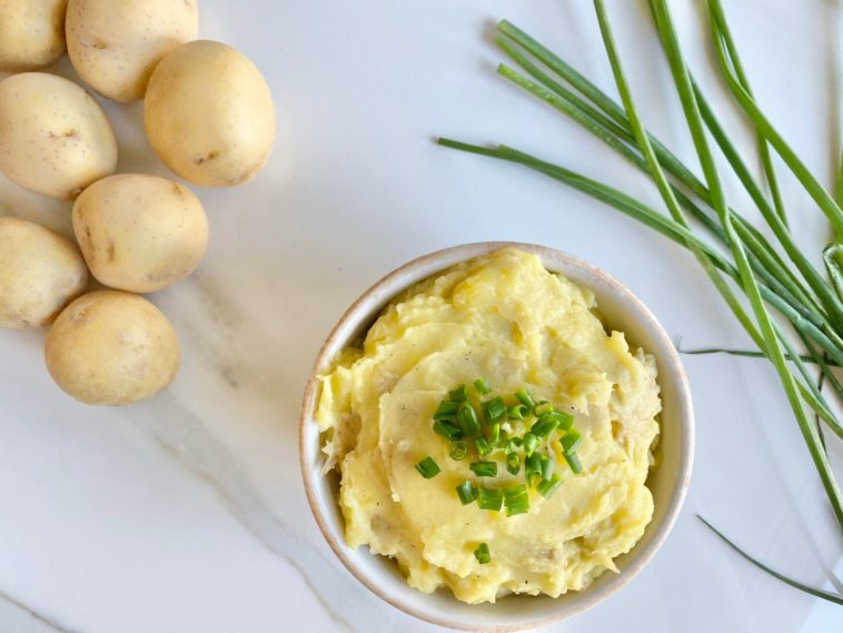 How many potatoes do I need for mashed potatoes for 16 people?
