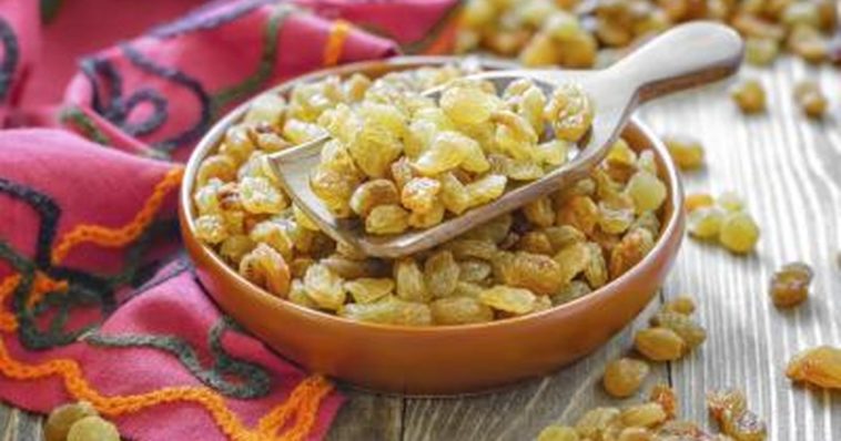 How many raisins can I eat a day?