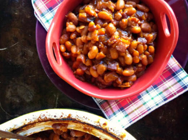 How many servings in a 10 lb can of baked beans?