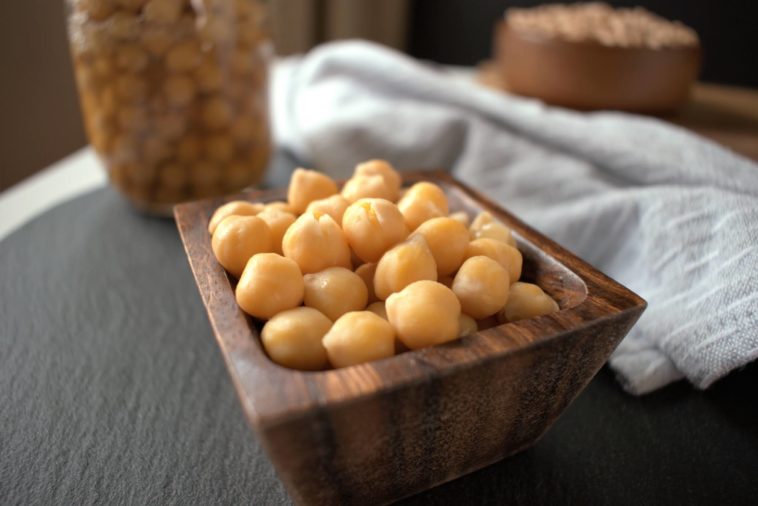 How much aquafaba replaces an egg?