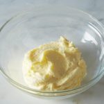 How much butter is in 1kg of cream?