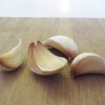 How much is 4 cloves of garlic?