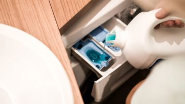 How much liquid do you put in a Margaritaville machine?