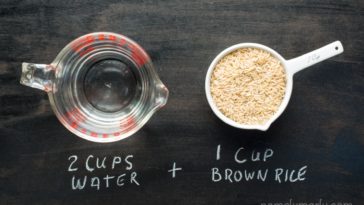 How much water do I add to 2 cups of rice on the stove?