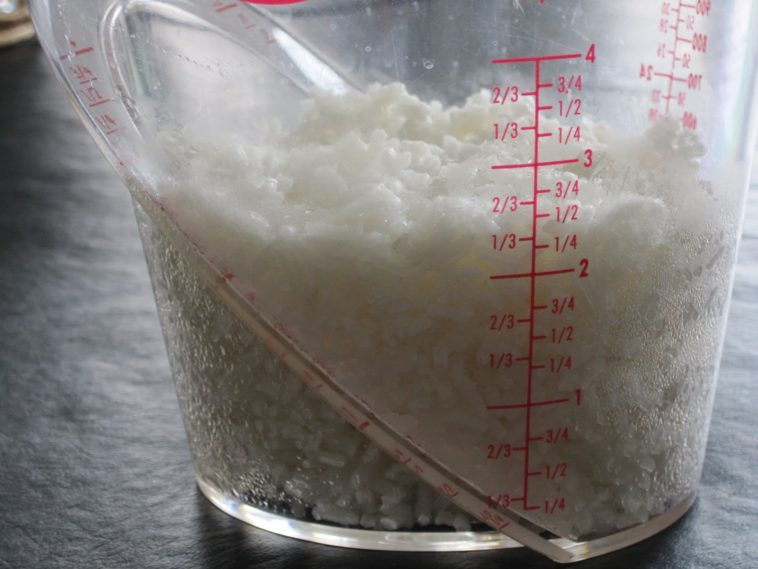 How much water do I use for 3 cups of rice?