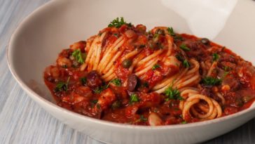 How much wine should I add to my spaghetti sauce?