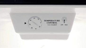 Is 1 or 7 the coldest setting on a mini fridge Magic Chef?