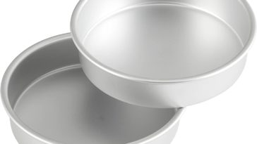 Is 8 or 9 inch cake pan better?