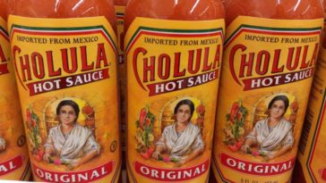 Is Cholula hot sauce healthy?