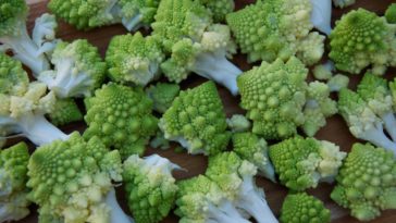 Is Romanesco a hybrid?