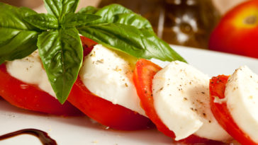 Is buffalo mozzarella the same as fresh mozzarella?
