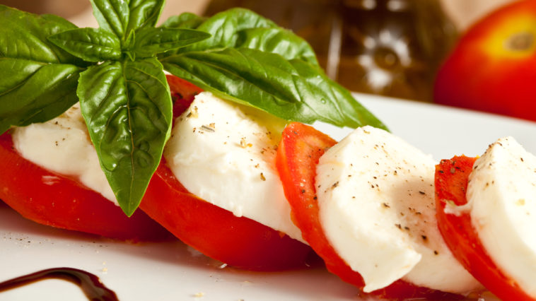 Is buffalo mozzarella the same as fresh mozzarella?