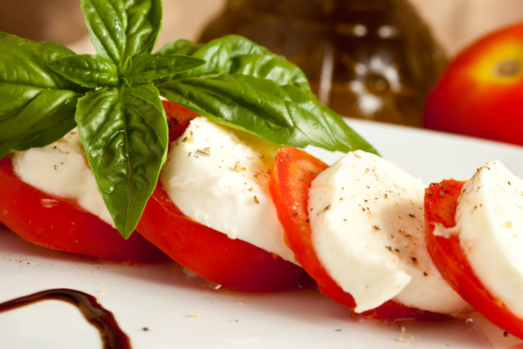 Is buffalo mozzarella the same as fresh mozzarella?