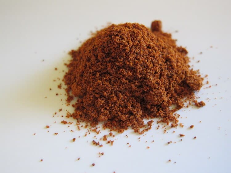 Is chipotle powder spicier than chili powder?