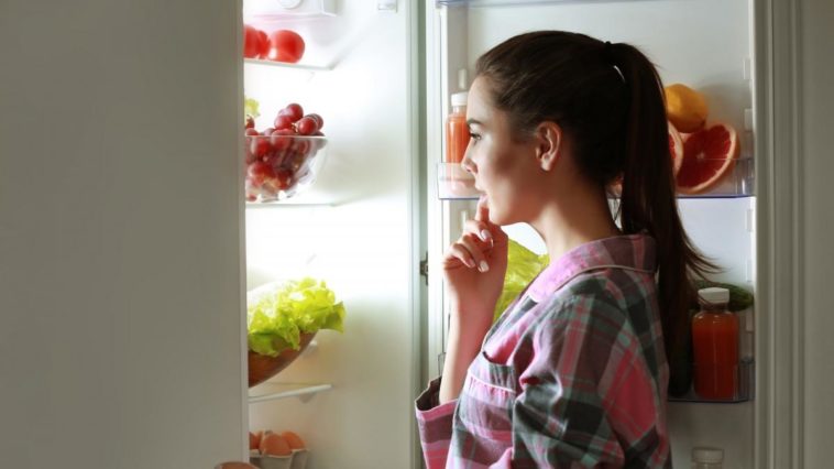 Is drinking a smoothie before bed bad?