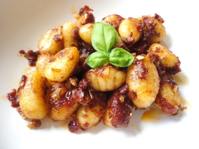 Is gnocchi better boiled or fried?