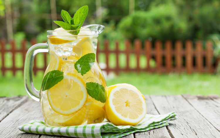 Is it OK to drink lemon water everyday?