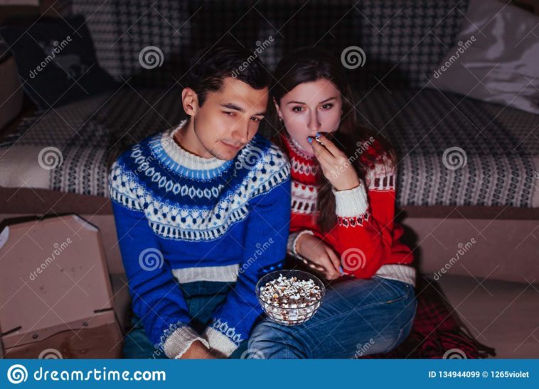 Is it OK to eat popcorn at night?