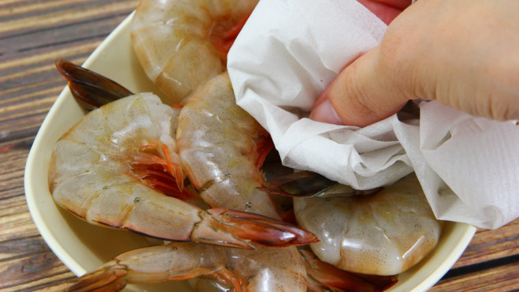 Is it OK to force thaw shrimp?