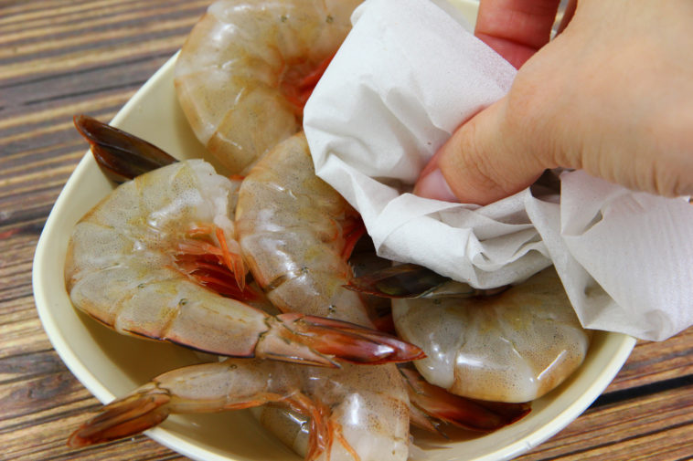 Is it OK to force thaw shrimp?