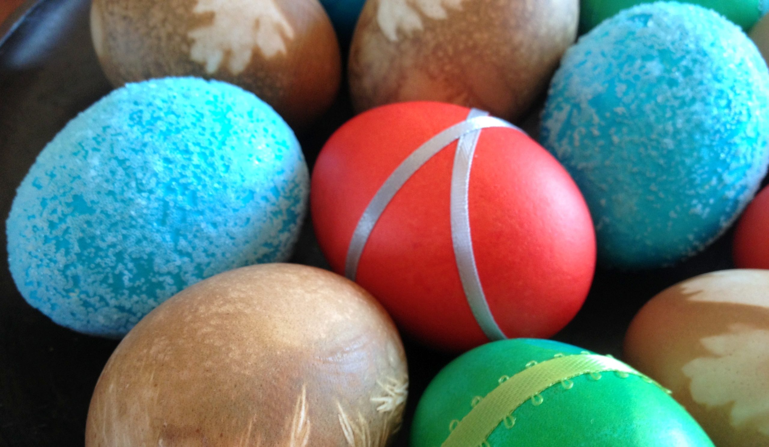 Is it OK to leave Easter eggs out overnight? - Foodly