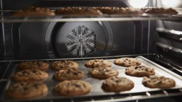 Is it better to bake on convection?