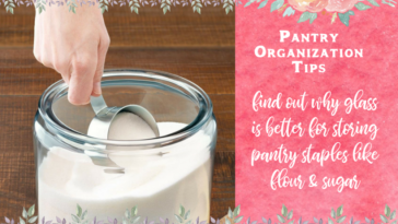 Is it better to store flour in glass or plastic?