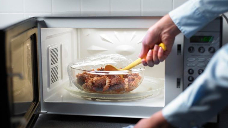 Is it healthy to reheat food in microwave?