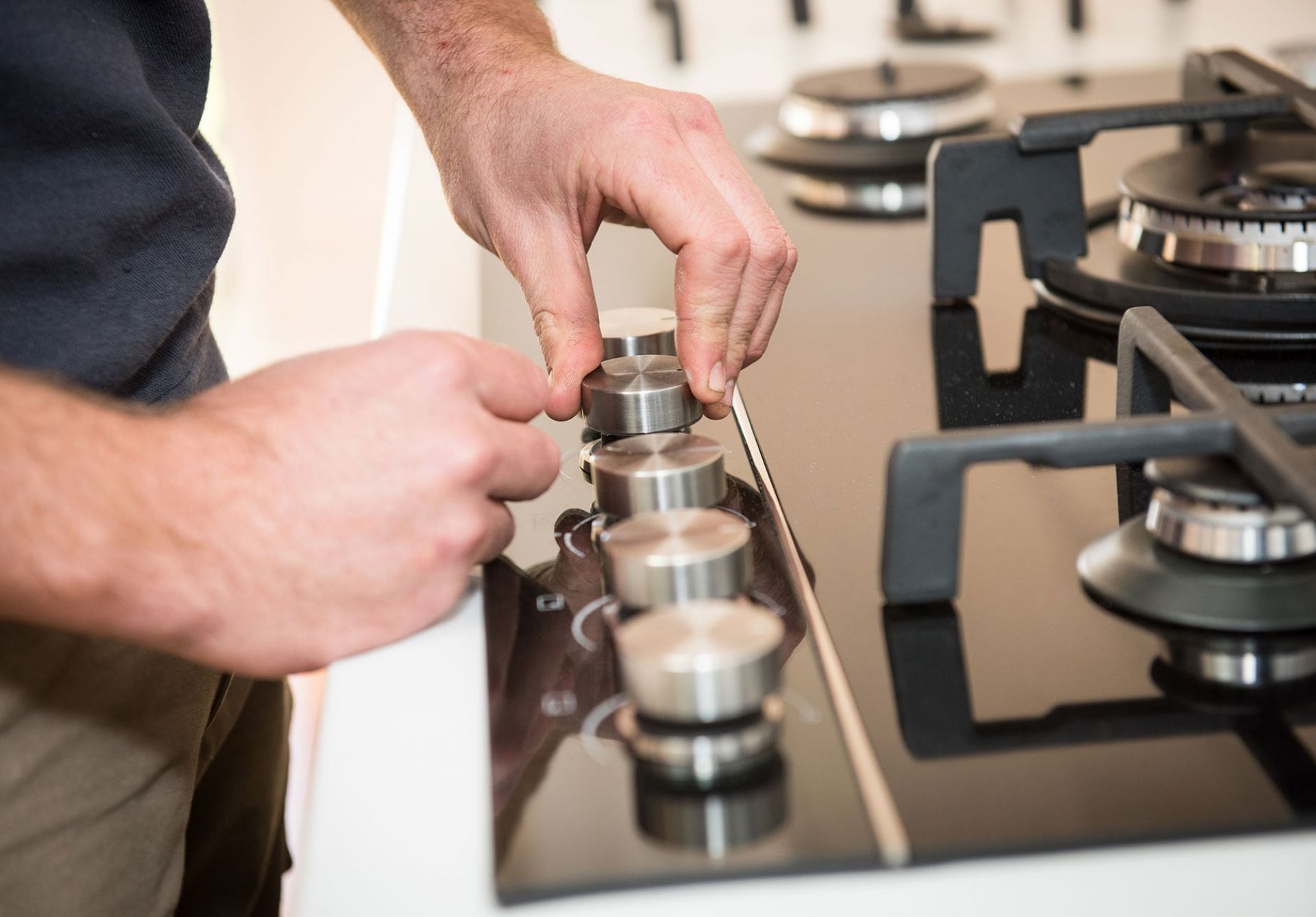 Is it illegal to install a gas cooker yourself?