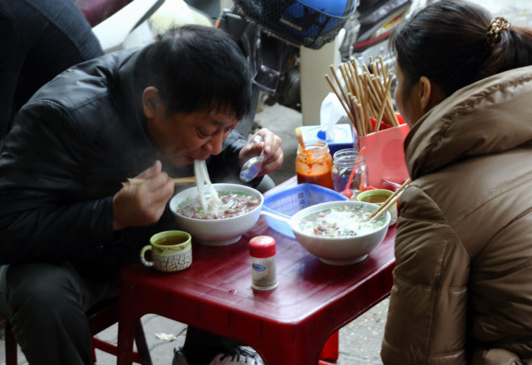 Is it rude to slurp noodles in Italy?