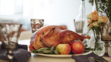 Is it safe to cook a turkey on low overnight?