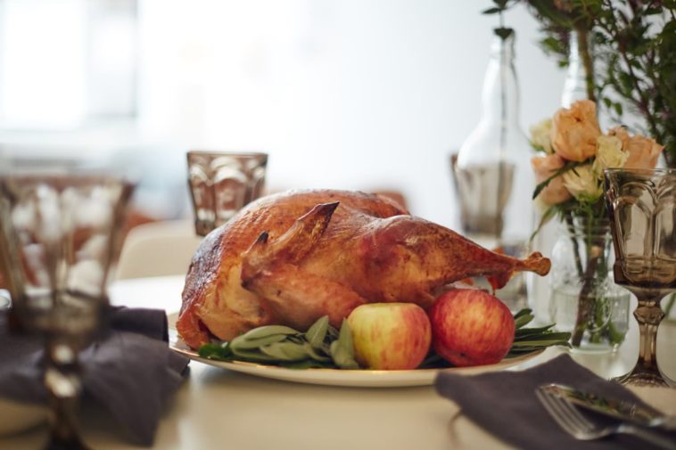 Is it safe to cook a turkey on low overnight?