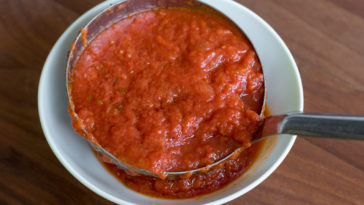 Is marinara sauce the same thing as pizza sauce?