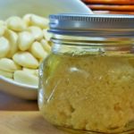 Is minced garlic in a jar healthy?