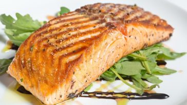 Is mustard high in sugar?