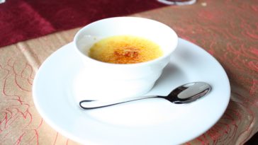 Is panna cotta like creme brulee?