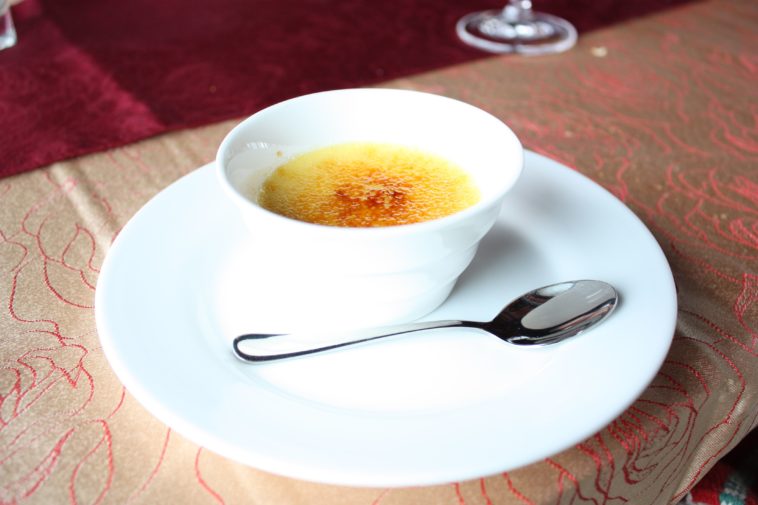 Is panna cotta like creme brulee?