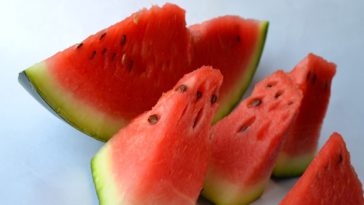 Is seeded watermelon better than seedless?