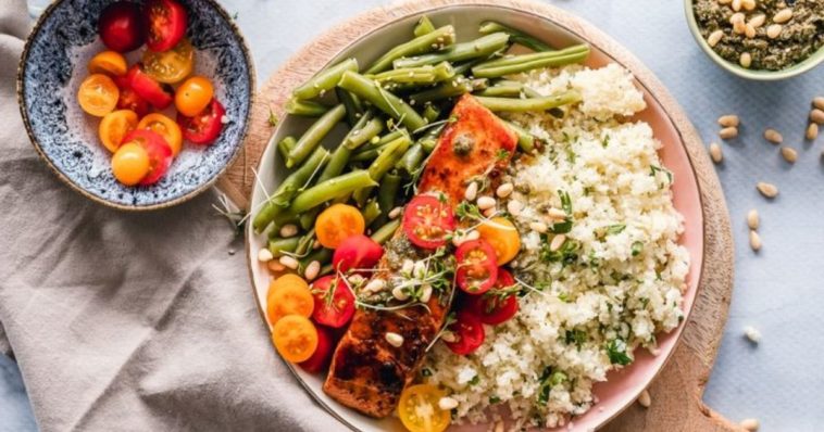 Is smoked salmon good for weight loss?